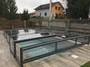 Poolüberdachung Marchtrenk mit transparenter Polycarbonat-Verglasung